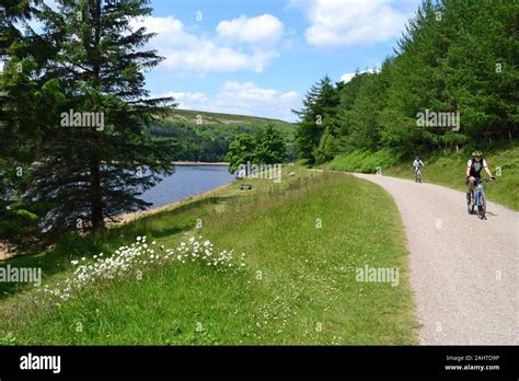 Ladybower Reservoir, Upper Derwent Valley, Derbyshire, UK Stock Photo ...