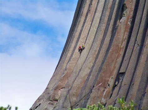 Rock Climbers on Devils Tower | Rock climbers, Devils tower, Travel photos
