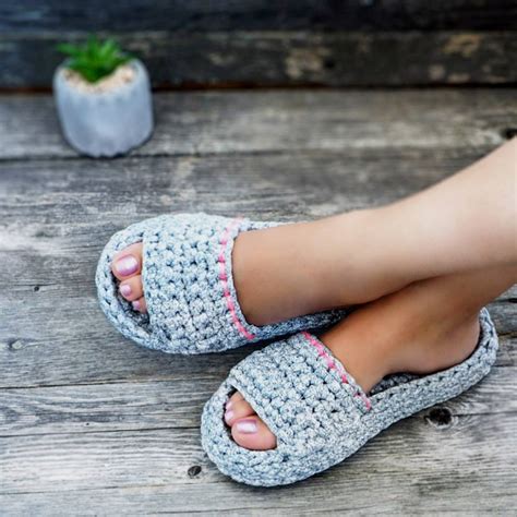 40+ Patterns for Crochet Slippers - Page 47 of 50 - hotcrochet .com