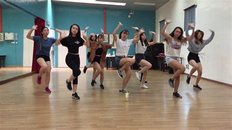 Momoland Boom Boom Dance Practice - YouTube