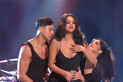 Selena Gomez – Performance on Saturday Night Live in NY – GotCeleb