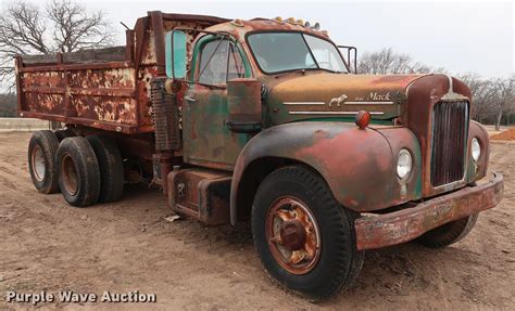 1958 Mack B61 dump truck in Ardmore, OK | Item DG3399 sold | Purple Wave