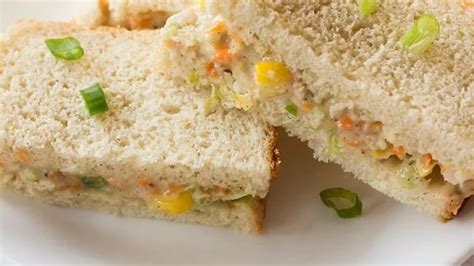 Coleslaw Sandwich Recipe (Vegetarian)