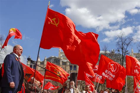 Putin’s War Is Exposing the Cracks in Russia’s Communist Party