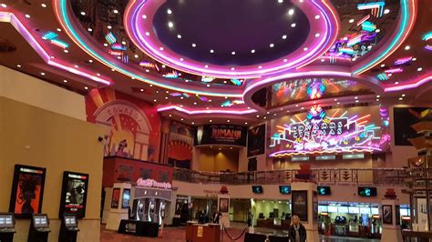 EDWARDS CINEMAS - IRVINE SPECTRUM CENTER - YouTube