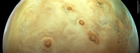 Mars Express Marks 25,000 Orbits With a Spectacular Martian Showcase