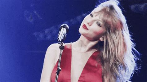 Taylor Swift Red Tour Performance
