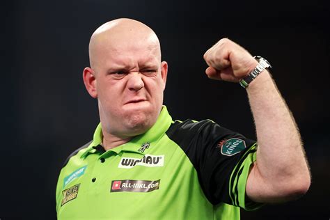 World Darts Championship: Michael van Gerwen hammers Stephen Bunting as ...