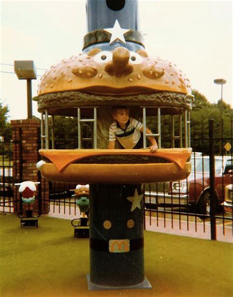 38 Nostalgic Photos Of McDonald's From The 80's And 90's That Show How Things Have Changed