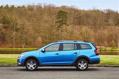 DACIA Logan MCV Stepway Specs & Photos - 2017, 2018, 2019, 2020, 2021 ...