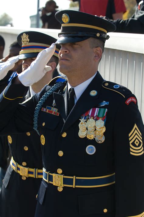 ファイル:A U.S. Army infantry first sergeant.jpg - Wikipedia