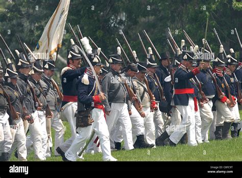 American soldiers advance during the Siege of Fort Erie War of 1812 ...