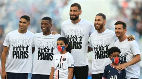 Video: PSG unveil Leo Messi & Sergio Ramos to packed Parc des Princes ...