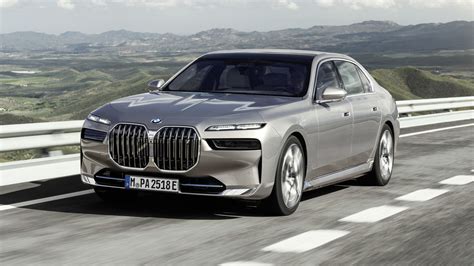 The 10 Coolest Features Of The 2023 BMW 7 Series