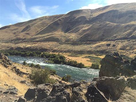 Deschutes River Railbed Trail Photos | TrailLink