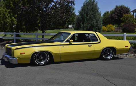 1975 Plymouth Road Runner | Road runner, Custom muscle cars, Mopar