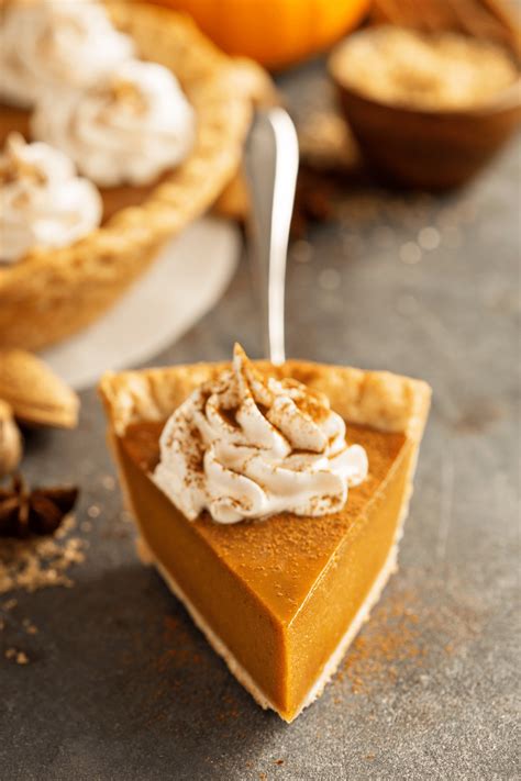 25 Best Christmas Pies - Insanely Good