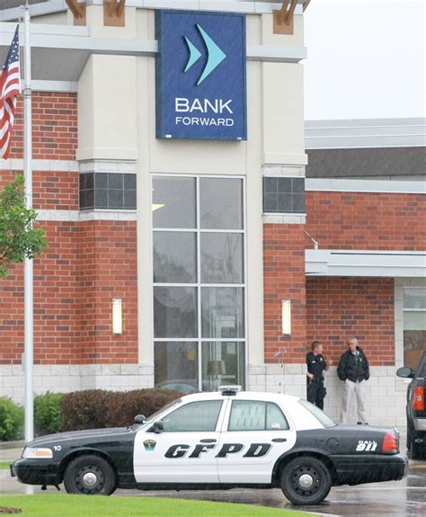 Suspects identified in Grand Forks bank robbery - Grand Forks Herald | Grand Forks, East Grand ...