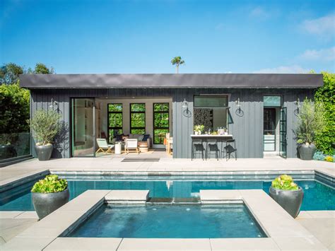 How to Design a Show-Stopping Pool House - Sunset Magazine