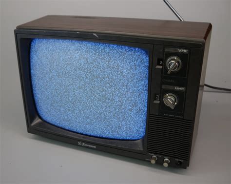 1990's TV Television Black & White Simulated Woodgrain - Hangar 19 Prop ...