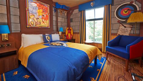 Knight's Themed Room | LEGOLAND® Windsor Castle Hotel