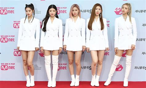ITZY from All The Red Carpet Looks From The 2019 M2 X Genie Music Awards | E! News