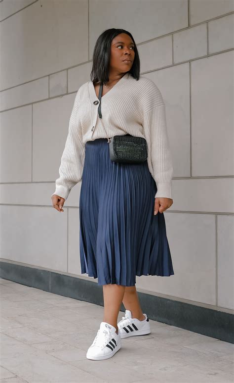 3 WAYS TO STYLE PLEATED SKIRT | Curvy outfits, Plus size winter outfits ...