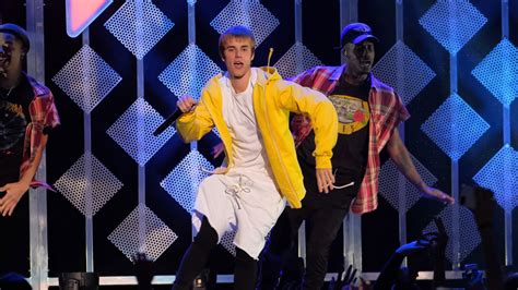 Watch Justin Bieber Dance With a Grandma in This Adorable Video | Teen ...