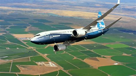 Boeing's 737 MAX Can Fly Like a Jet Half Its Size | Boeing, Boeing 737, Fighter jets