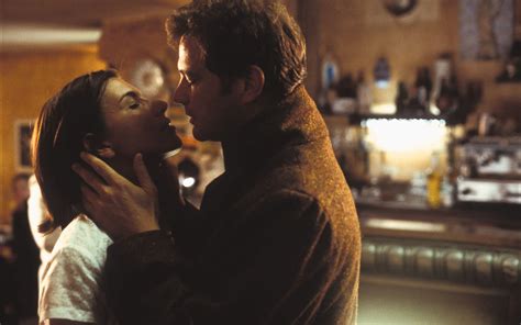 The 20 Most Romantic Christmas Movie Moments, Ranked