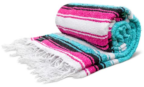 The 5 Best Yoga Blankets: Our Favorite Pieces 2023