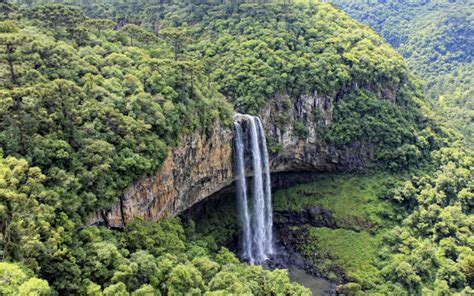 Caracol Falls Brazil - aalmaramspot