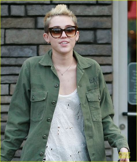 Miley Cyrus: Mexican Food Stop!: Photo 2785346 | Miley Cyrus Photos | Just Jared: Celebrity News ...