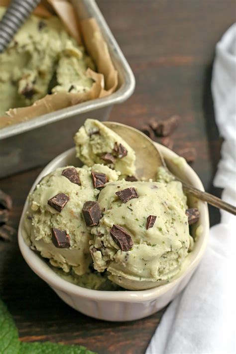 Paleo Mint Chocolate Chip Ice Cream | Recipe in 2020 | Mint chocolate chip ice cream, Paleo ...