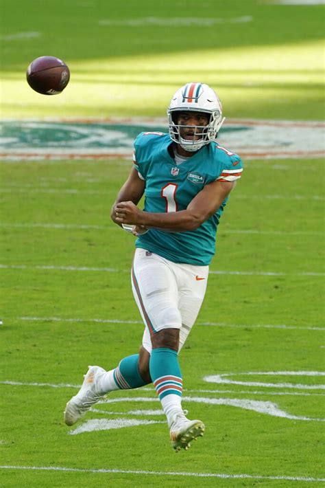 Tua Tagovailoa, Dolphins end New England streaks - al.com