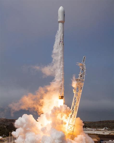 Falcon 9 launches FORMOSAT-5, an Earth observation satellite, from our ...