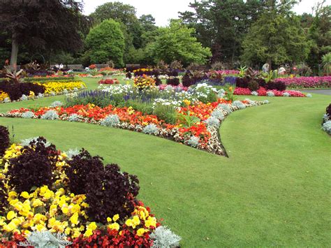 File:Flower garden, Botanic Gardens, Churchtown 2.JPG - Wikimedia Commons