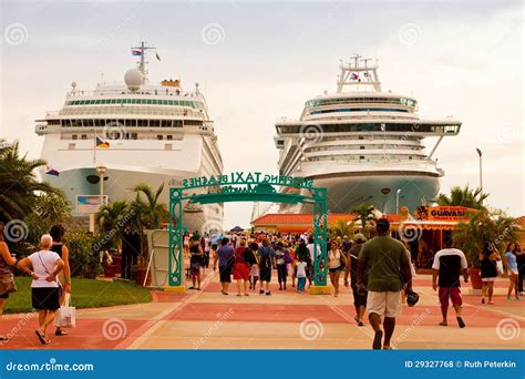 Philipsburg, St. Maarten editorial stock photo. Image of call - 29327768