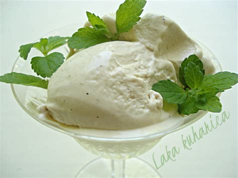 Foodista | Recipes, Cooking Tips, and Food News | Homemade green tea ice cream