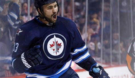 Dustin Byfuglien to stay a Winnipeg Jet - Winnipeg | Globalnews.ca