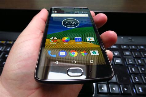 Motorola Moto G5 Review: Motorola Plays It Safe With a Compromise ...