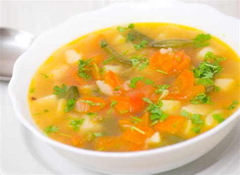 Receta de sopa de verduras vegana - Unareceta.com