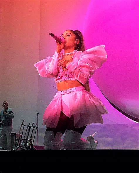 Ariana Grande’s ‘Sweetener’ Tour Outfits — See Photos – Hollywood Life