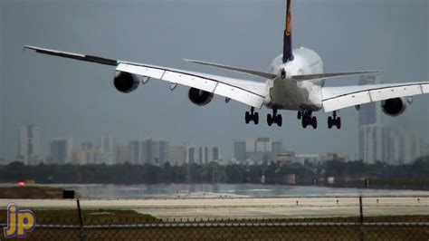 A380 Crosswind Hard Landing at Miami | Commercial aviation, Aeroplane, Aircraft