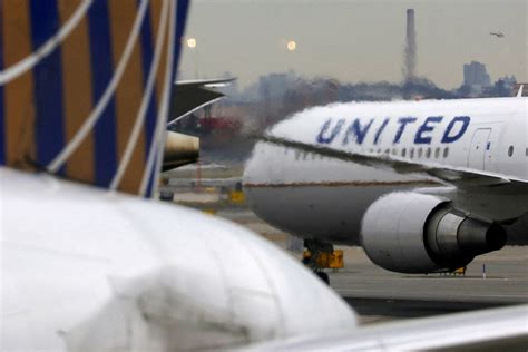 United CEO kickstarts Airbus talks amid Boeing delays, sources say ...