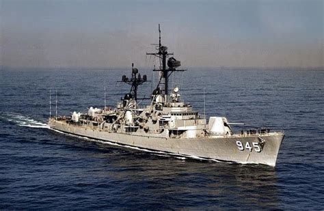 Destroyer Photo Index DD-945 USS HULL