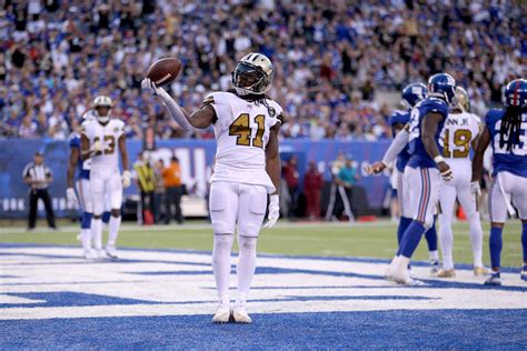 Alvin Kamara does something no NFL player has ever done through first 20 games