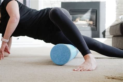 Foam Roller 101: Usage and 10 Exercises to Try