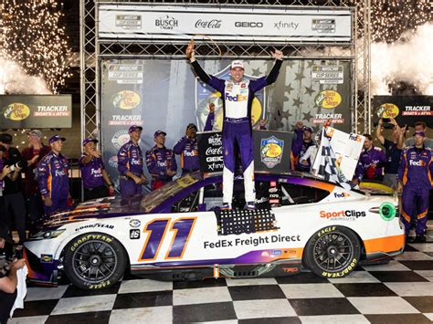 2023 Denny Hamlin #11 FedEx Freight - Bristol Win / Raced NASCAR 1/64 ...