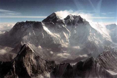 Aerial view of Mount Everest, Lhotse & Nuptse from Nepal & Tibet ...